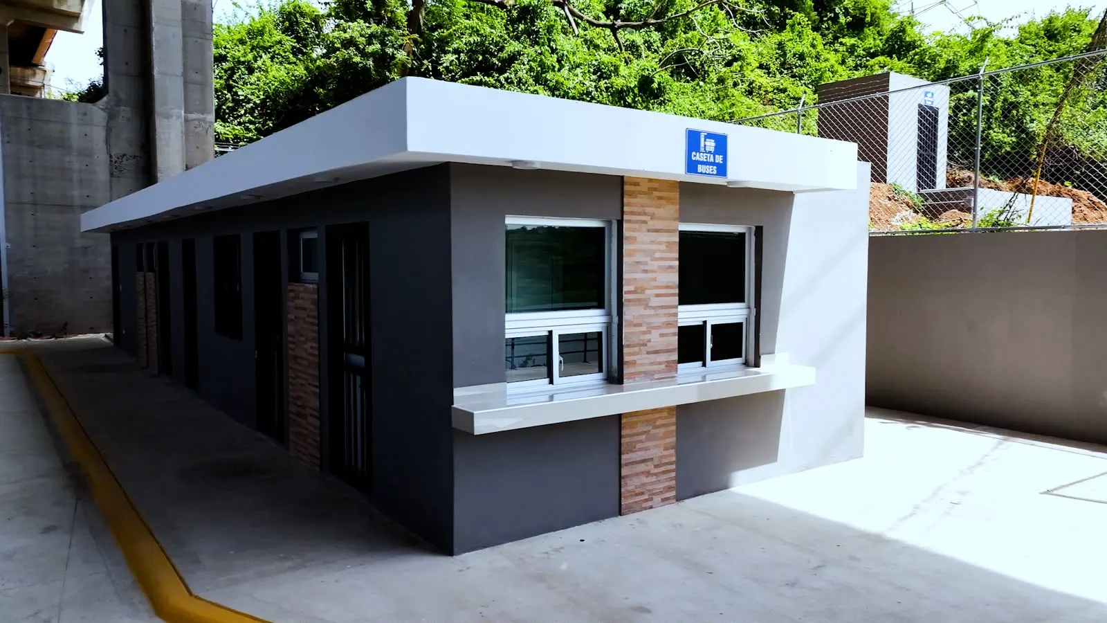 Caseta de control construida por HPP en el Patio de Carga de la Ciudad Colonial