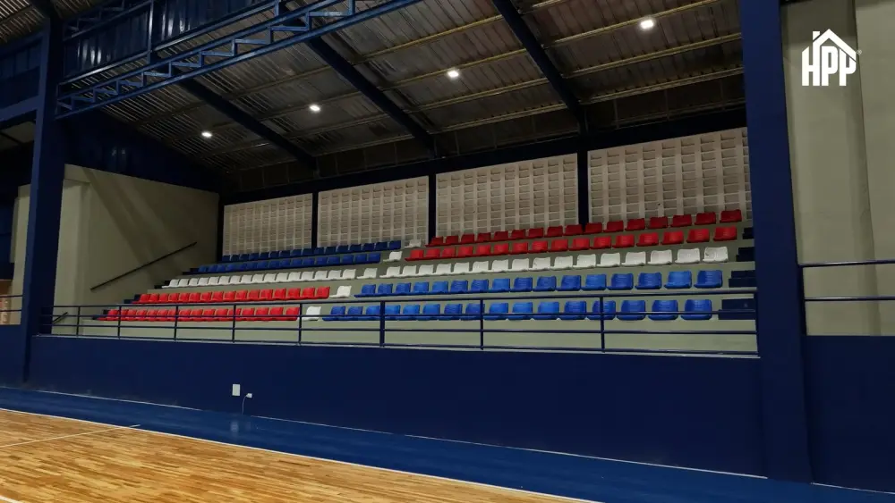 Graderías del club bajo la nueva cubierta
